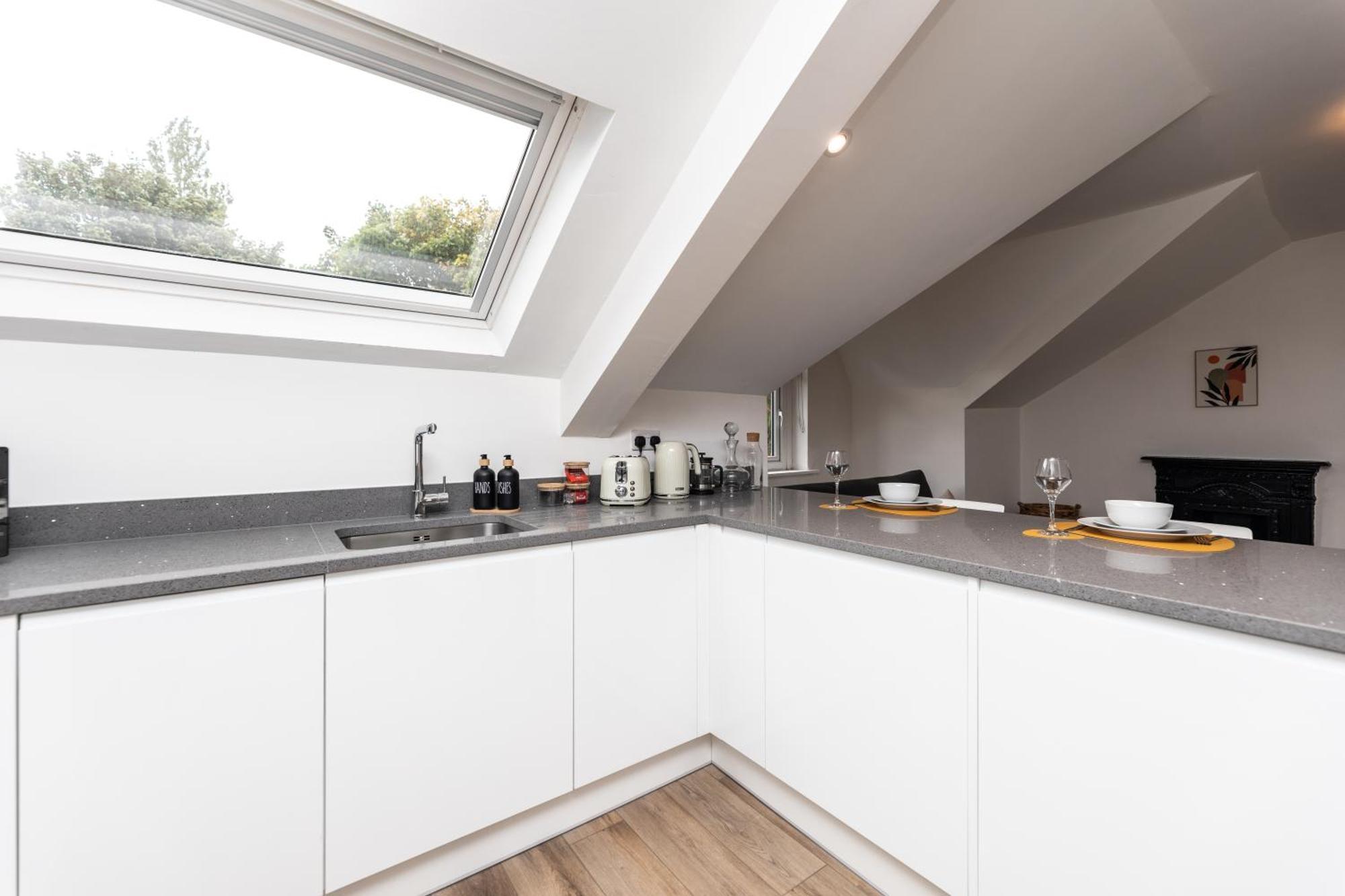 Appartamento Beautiful Loft Flat In Oakwood Leeds  Esterno foto